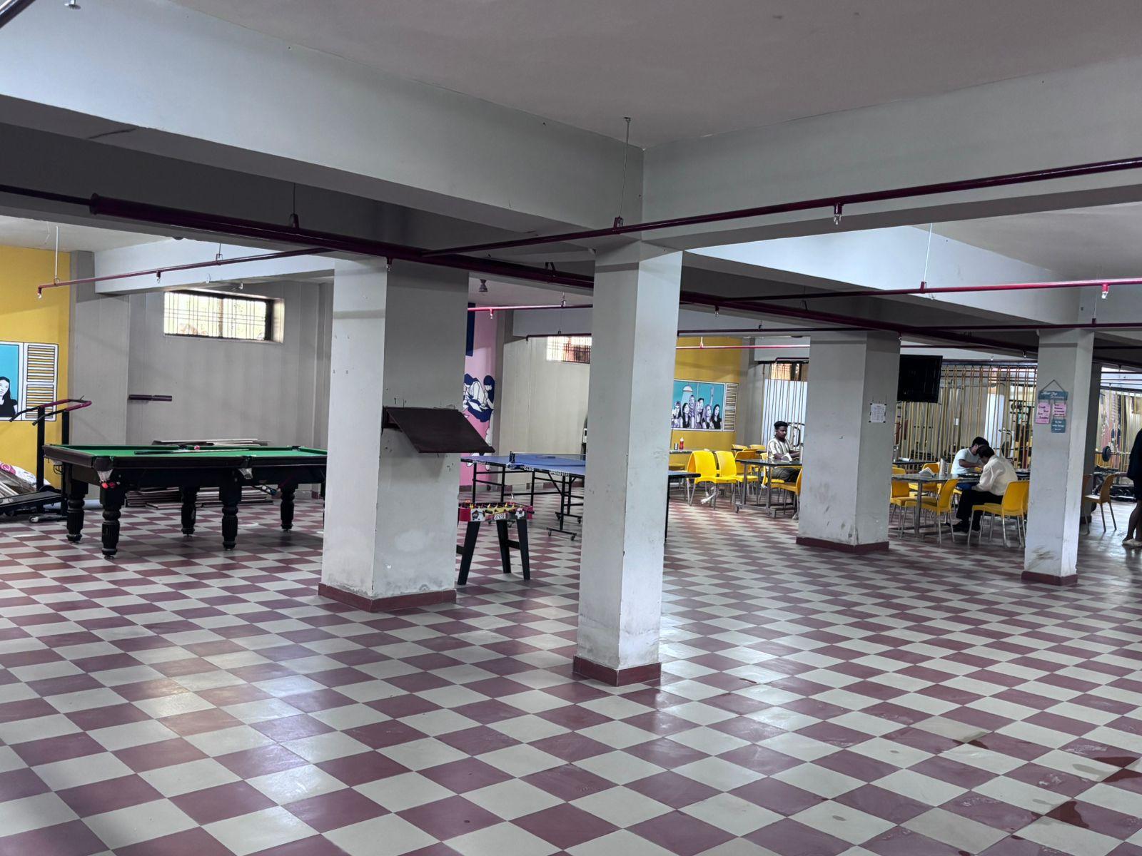 Entertainment Lounge